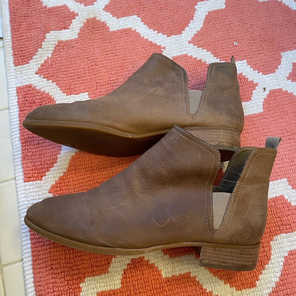Nine West Tan Cut Out Leather Ankle Boots